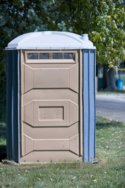 Best Porta potty rental near me  in Hanford, CA